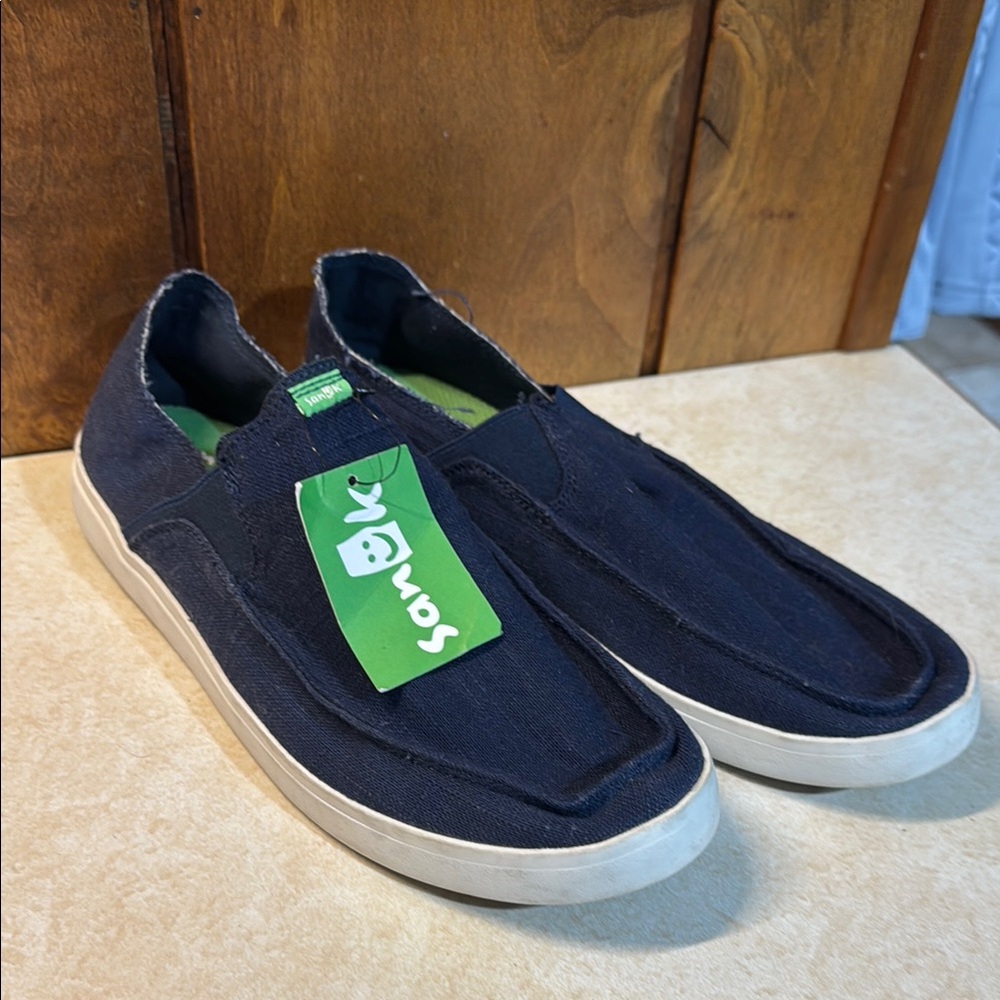 Sanuk Black Slip-On Loafers Comfortable Casual Design